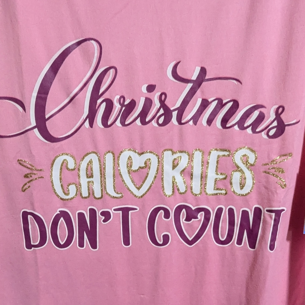 French Affair Graphic Women's Top Sz L Pink Christmas  Neck Short Sleeve W-414 - Picture 2 of 6